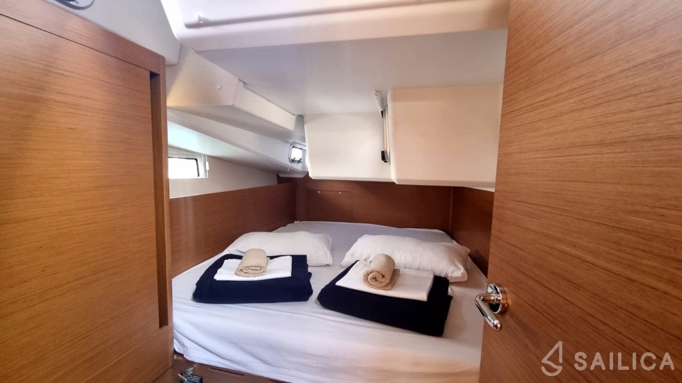 Sun Odyssey 490 - Yacht Charter Sailica