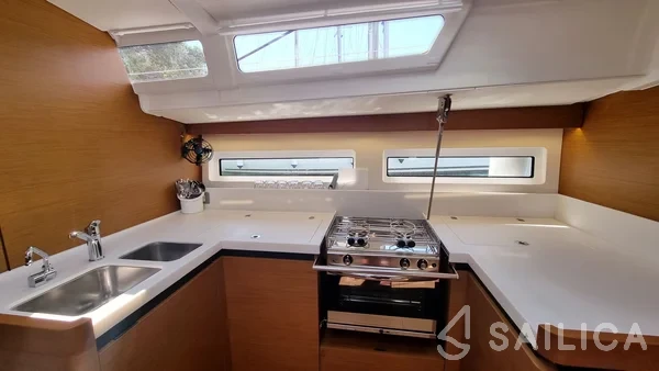Sun Odyssey 490 - Yacht Charter Sailica