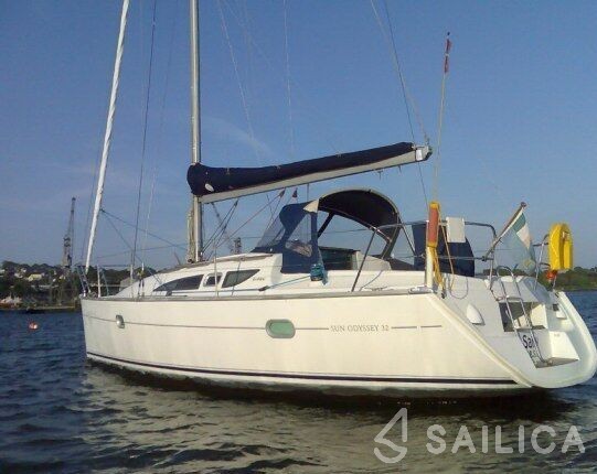 Sun Odyssey 32 - Yacht Charter Sailica