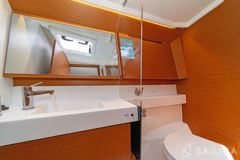 Sun Odyssey 410 - Yacht Charter Sailica