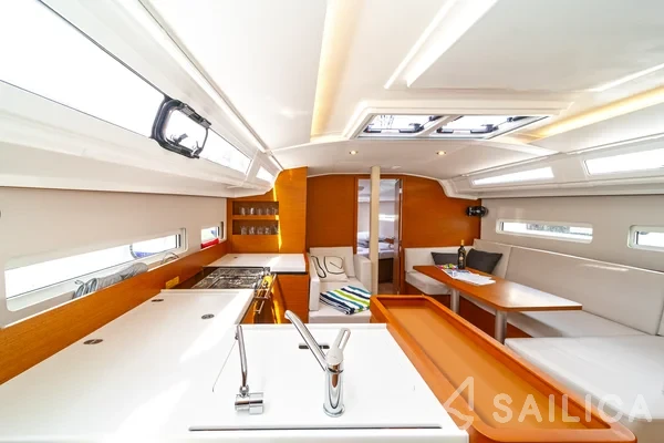 Sun Odyssey 410 - Yacht Charter Sailica