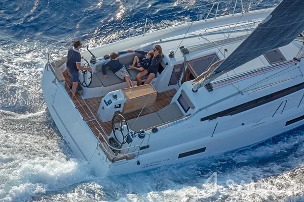 Sun Odyssey 410 - Yacht Charter Sailica