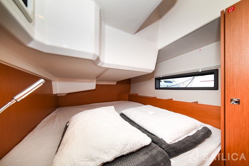 Bavaria C42 - Yacht Charter Sailica
