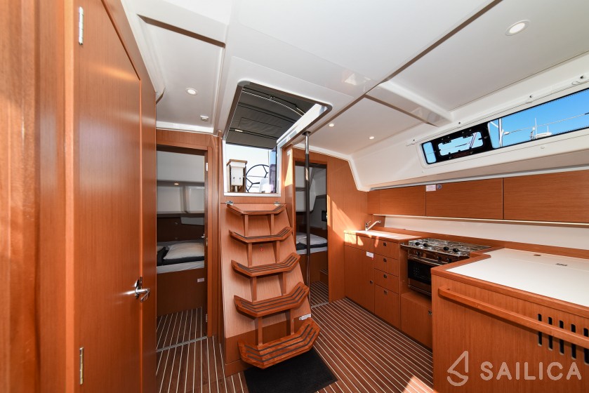 Bavaria C42 - Yacht Charter Sailica