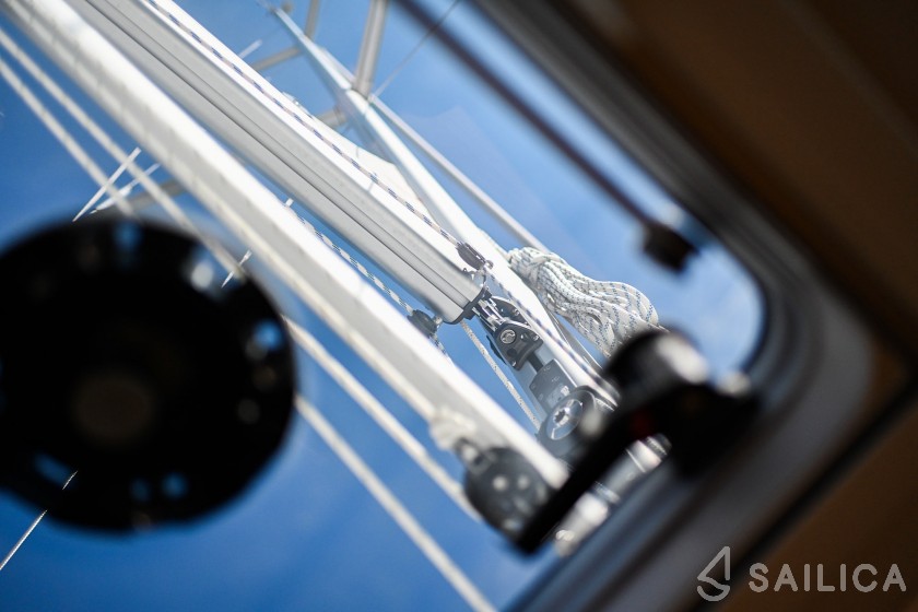 Bavaria C42 - Yacht Charter Sailica