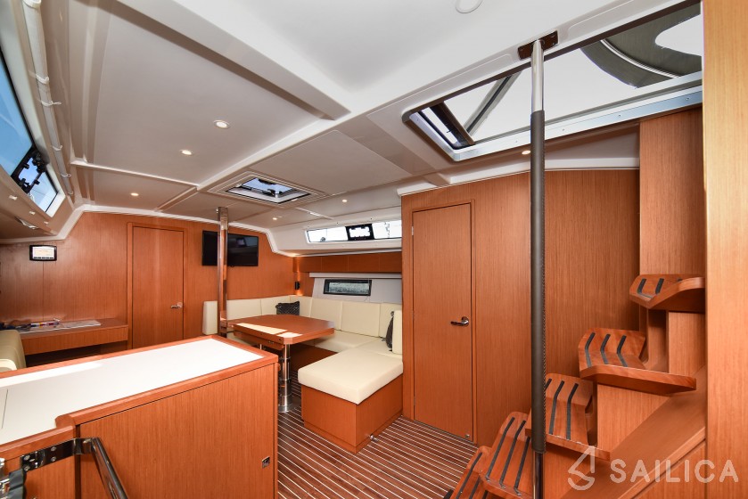 Bavaria C42 - Yacht Charter Sailica