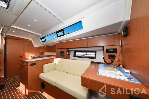 Bavaria C42 - Yacht Charter Sailica