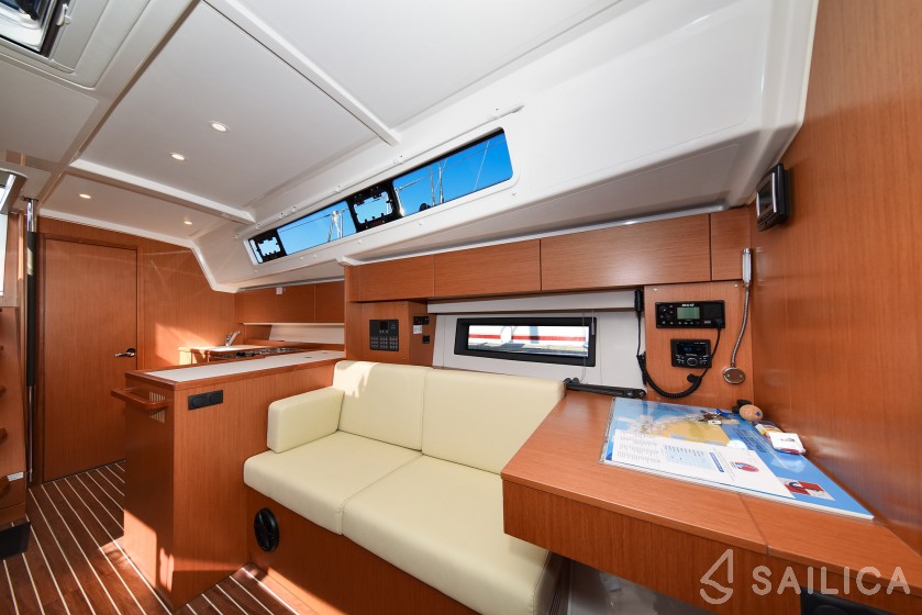 Bavaria C42 - Yacht Charter Sailica