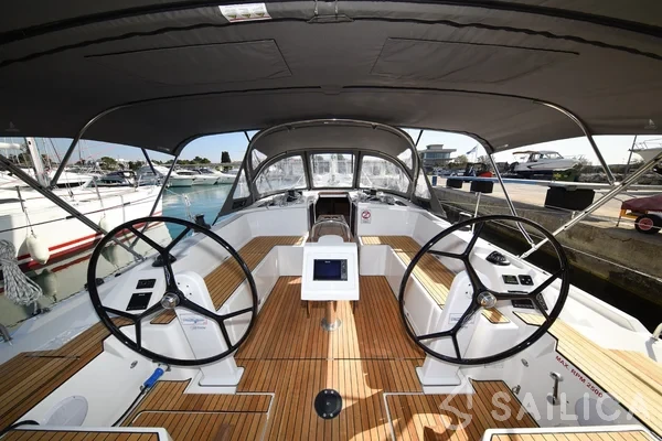 Bavaria C42 - Yacht Charter Sailica