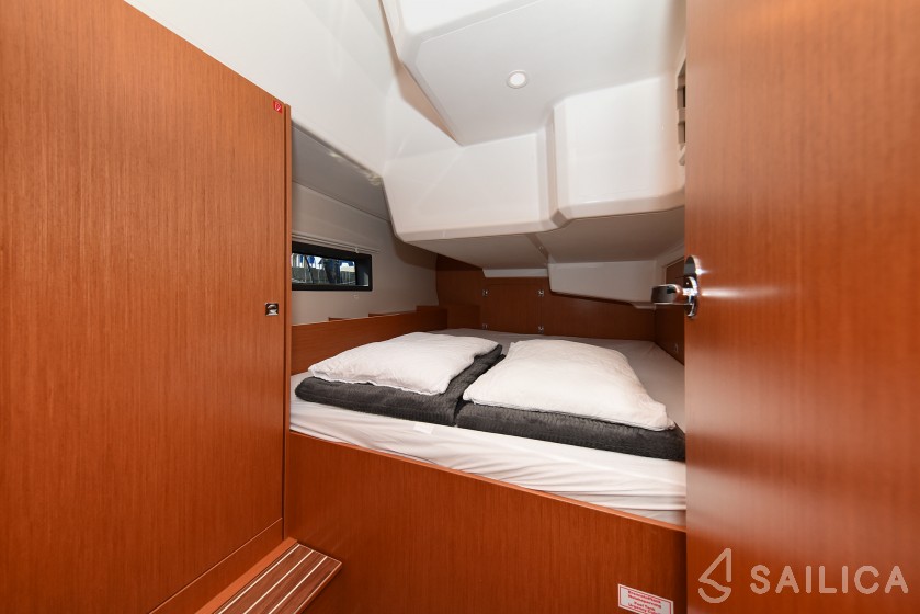 Bavaria C42 - Yacht Charter Sailica