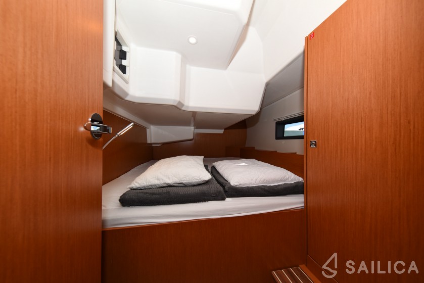Bavaria C42 - Yacht Charter Sailica
