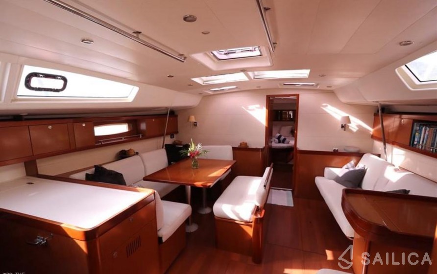 Oceanis 54 - Yacht Charter Sailica