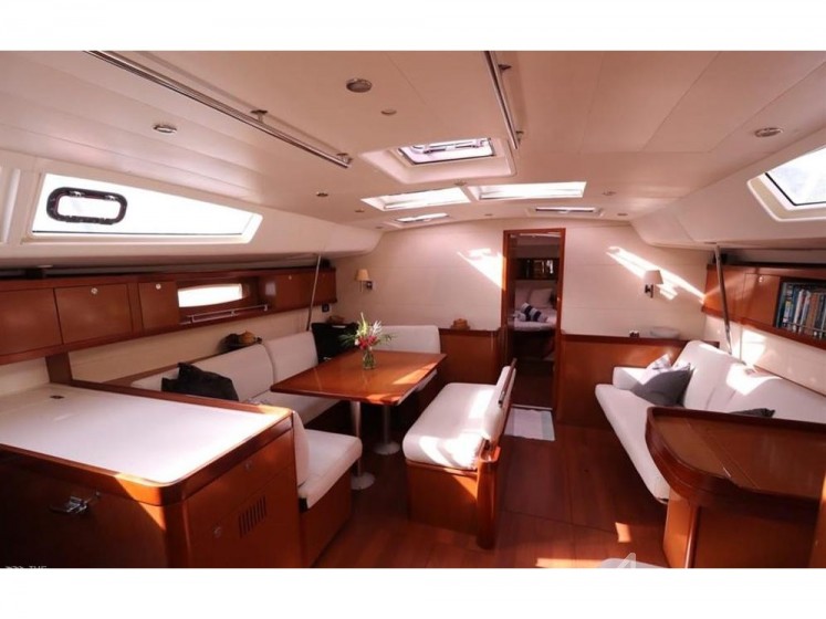 Oceanis 54 - Yacht Charter Sailica