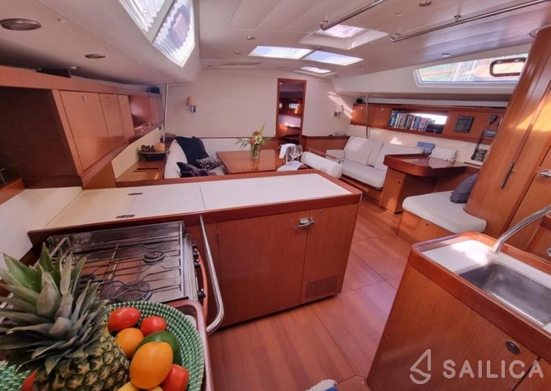 Oceanis 54 - Yacht Charter Sailica