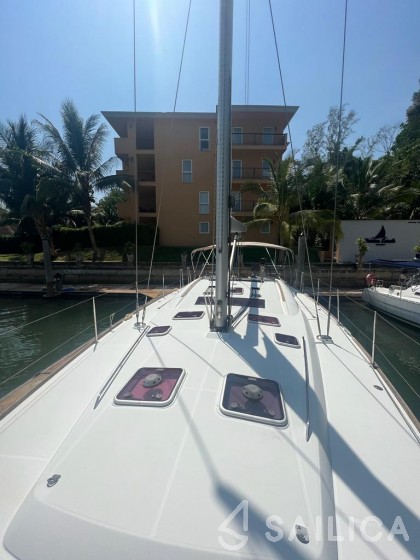 Oceanis 54 - Yacht Charter Sailica