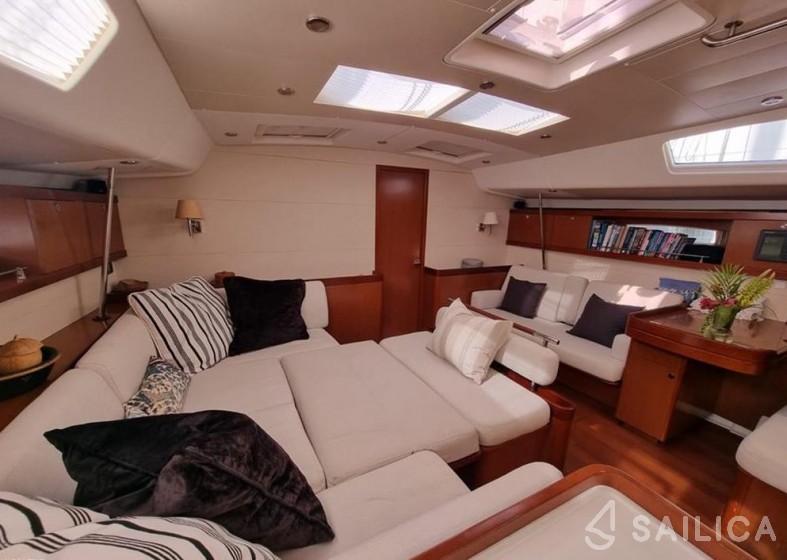 Oceanis 54 - Yacht Charter Sailica