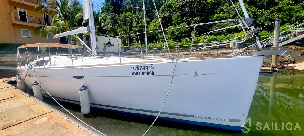 Oceanis 54 - Yacht Charter Sailica