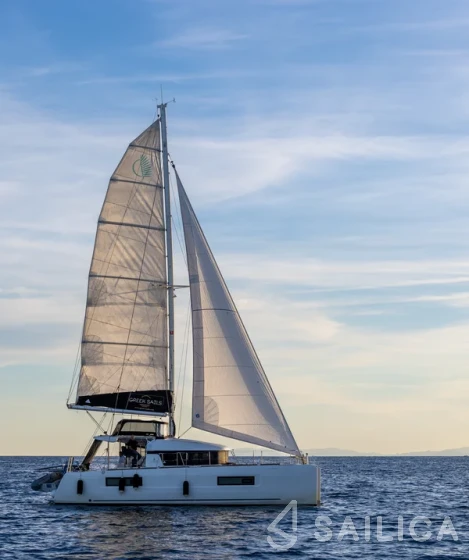 Lagoon 40 - Yacht Charter Sailica