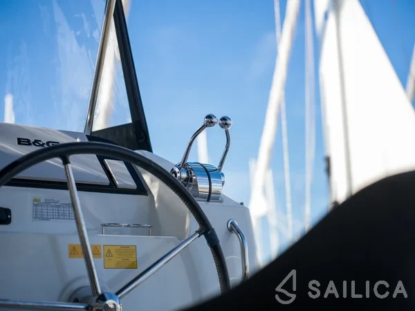 Lagoon 40 - Yacht Charter Sailica