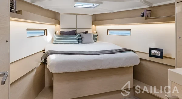 Oceanis 40.1 - Yacht Charter Sailica
