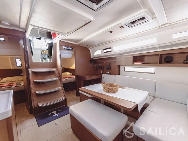 Oceanis 40.1 - Yacht Charter Sailica