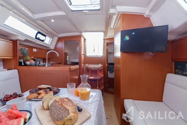 Bavaria 34 - Yacht Charter Sailica
