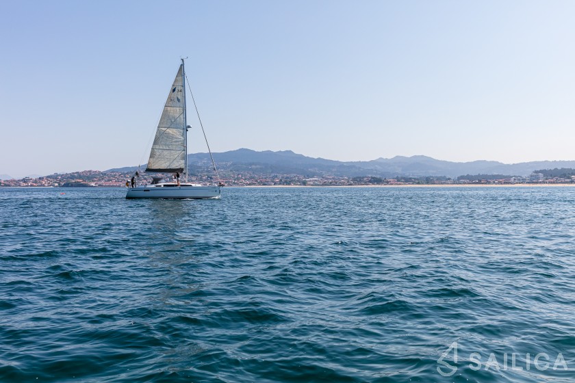 Bavaria 34 - Yacht Charter Sailica