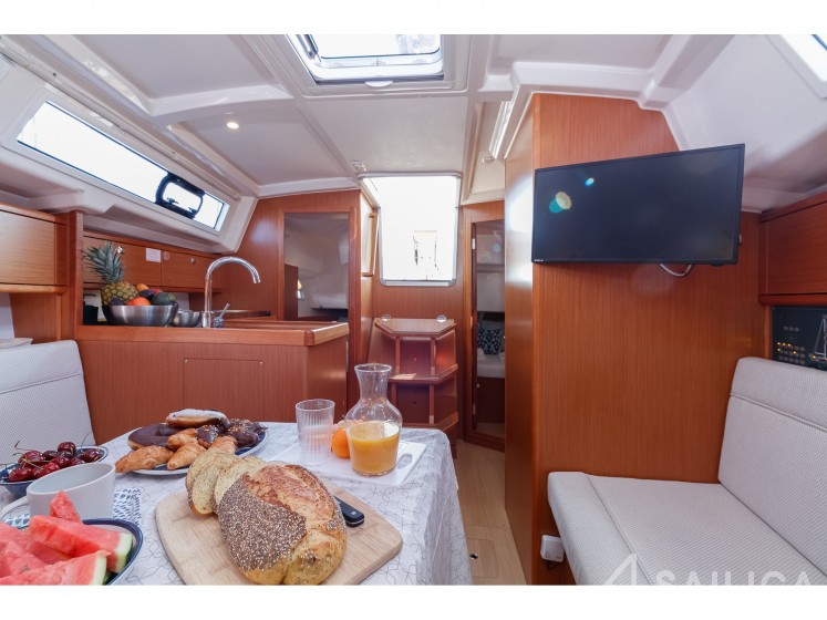 Bavaria 34 - Yacht Charter Sailica