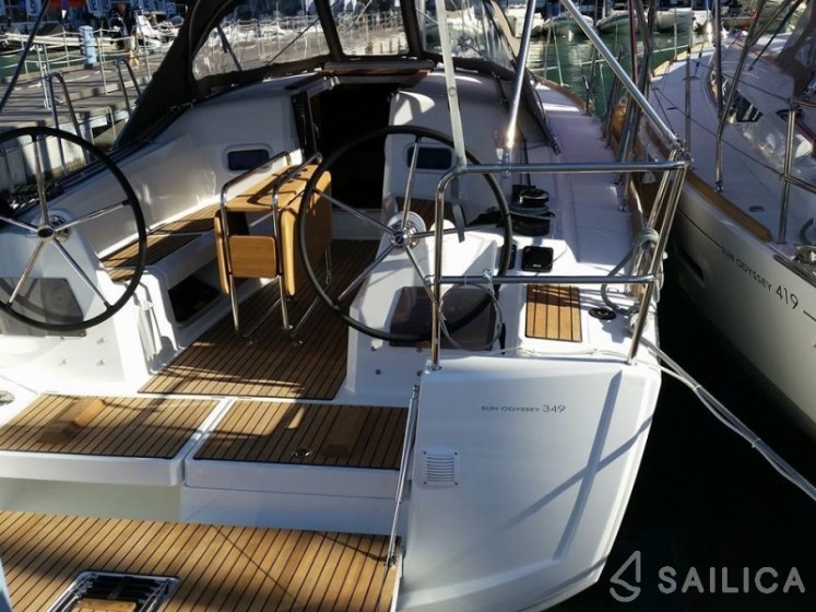 Sun Odyssey 349 - Yacht Charter Sailica