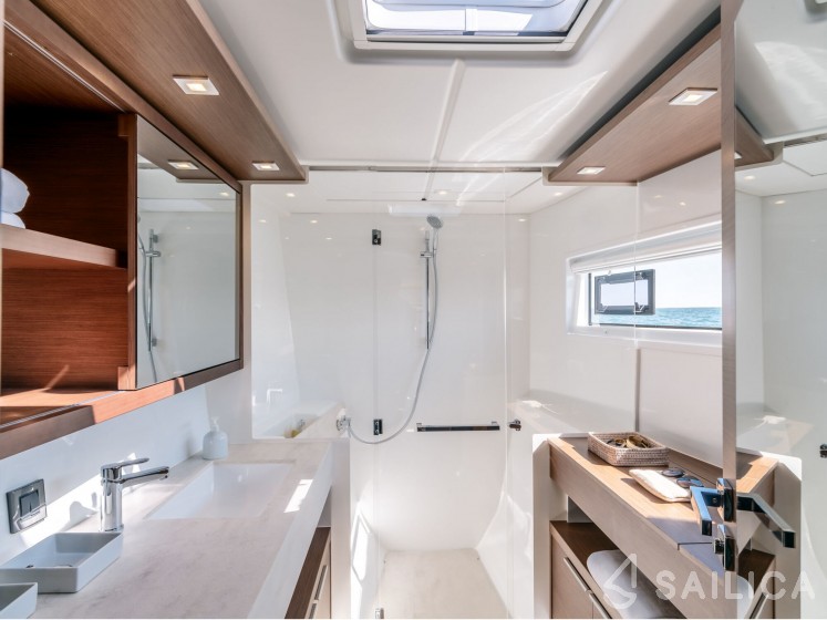 Lagoon 46  - Yacht Charter Sailica