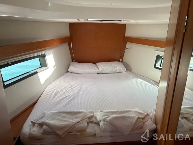 Bavaria 42 Cruiser - Yacht Charter Sailica