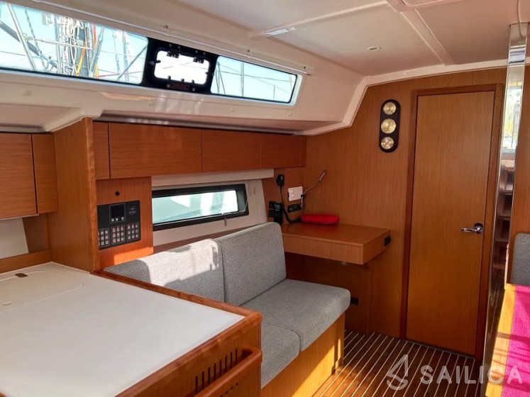 Bavaria 42 Cruiser - Yacht Charter Sailica