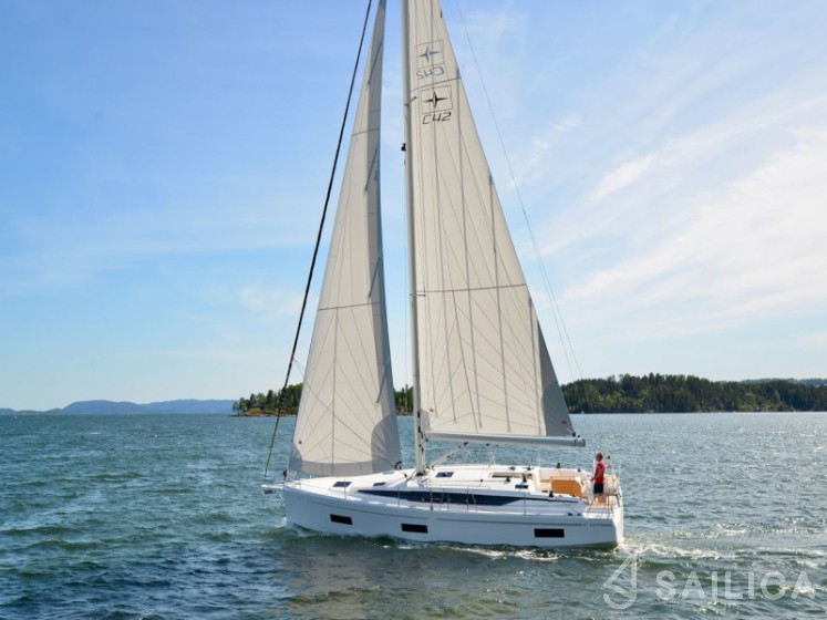 Bavaria 42 Cruiser - Yacht Charter Sailica