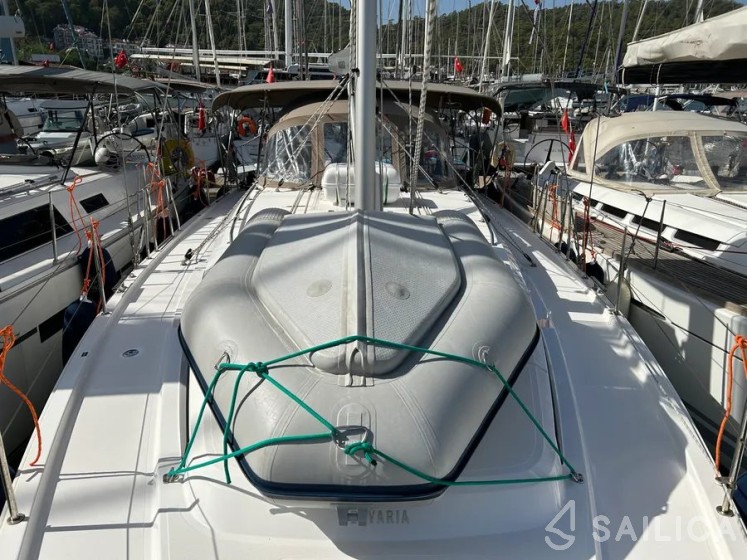 Bavaria 42 Cruiser - Yacht Charter Sailica