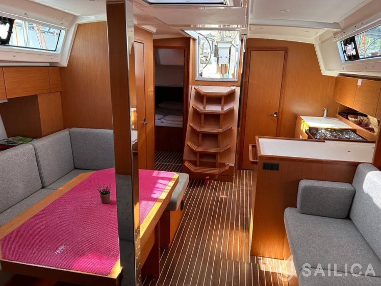 Bavaria 42 Cruiser - Yacht Charter Sailica