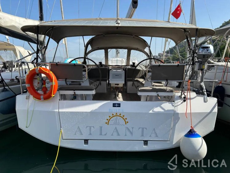 Bavaria 42 Cruiser - Yacht Charter Sailica