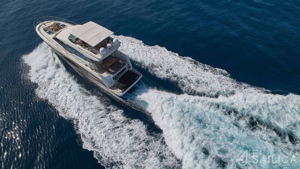 Prestige 630S - Yacht Charter Sailica