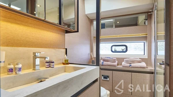 Prestige 630S - Yacht Charter Sailica