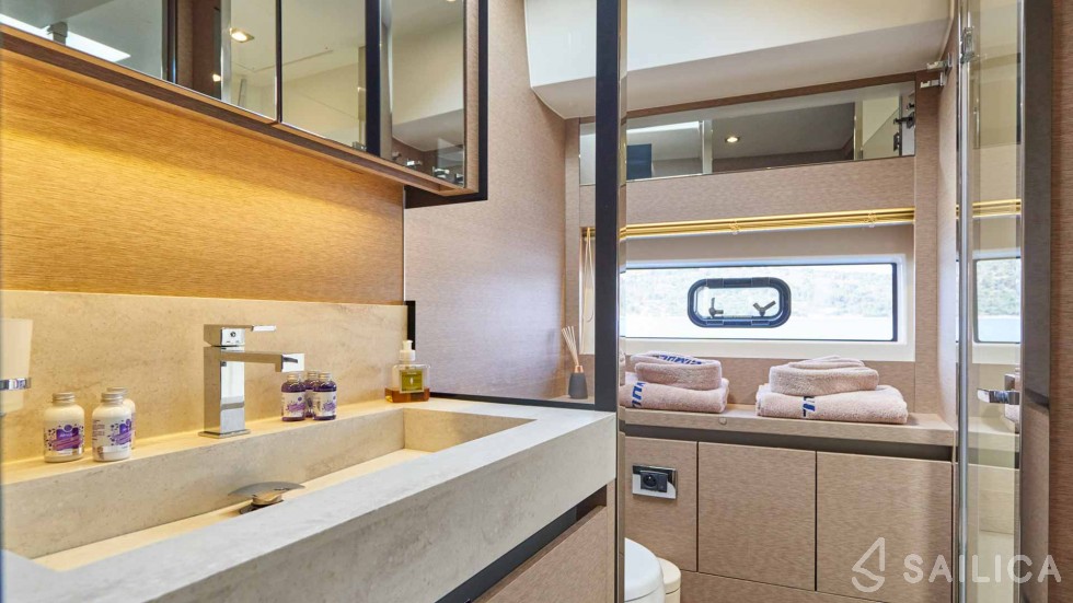 Prestige 630S - Yacht Charter Sailica