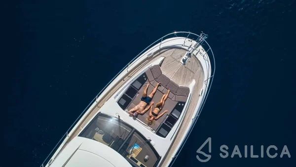 Prestige 630S - Yacht Charter Sailica