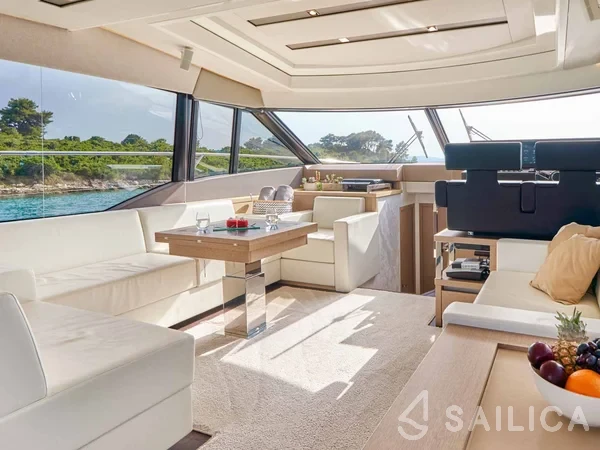 Prestige 630S - Yacht Charter Sailica
