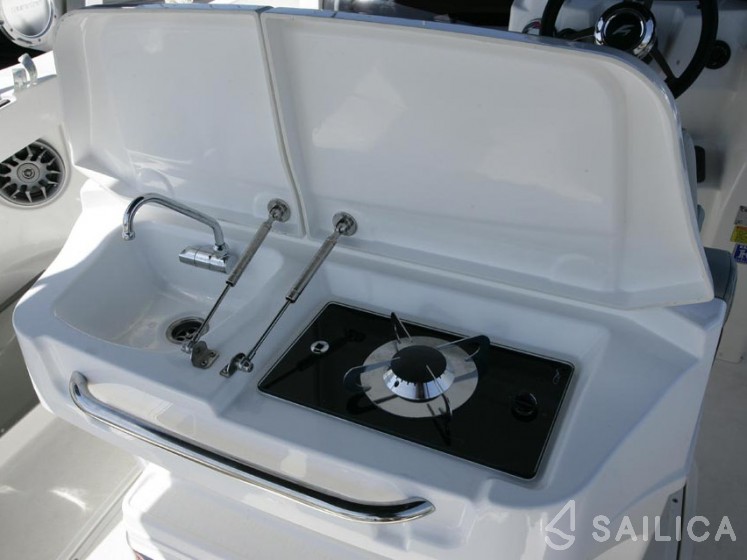 Karnic 702 - Yacht Charter Sailica