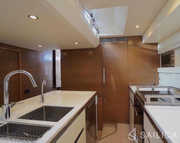 CNB 76 - Yacht Charter Sailica