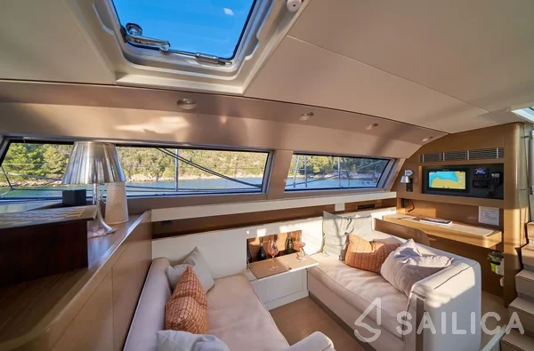 CNB 76 - Yacht Charter Sailica