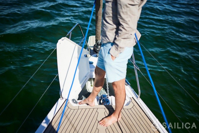 Maxus 35 - Yacht Charter Sailica