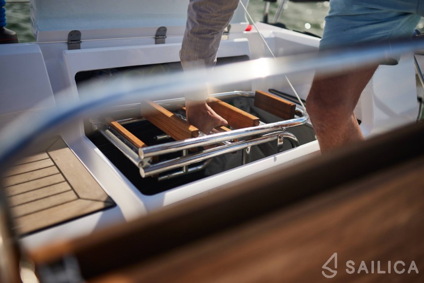 Maxus 35 - Yacht Charter Sailica