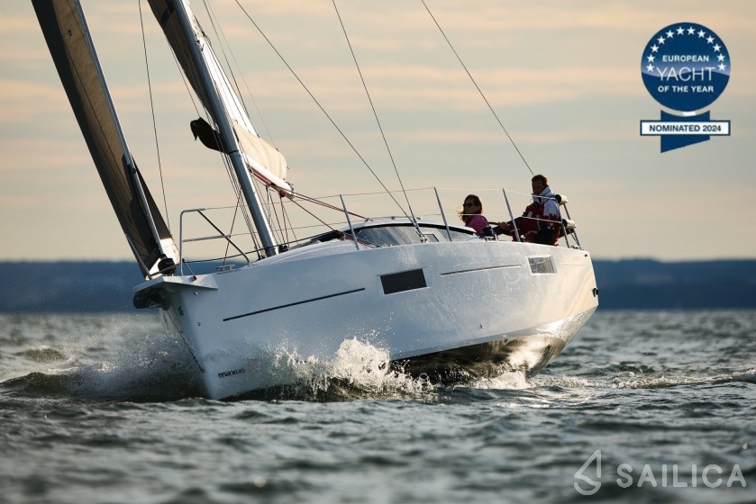 Maxus 35 - Yacht Charter Sailica