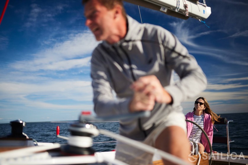 Maxus 35 - Yacht Charter Sailica