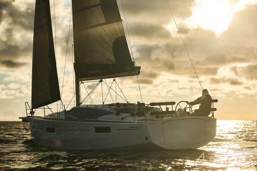 Maxus 35 - Yacht Charter Sailica