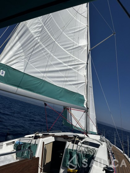 Maxus 35 - Yacht Charter Sailica